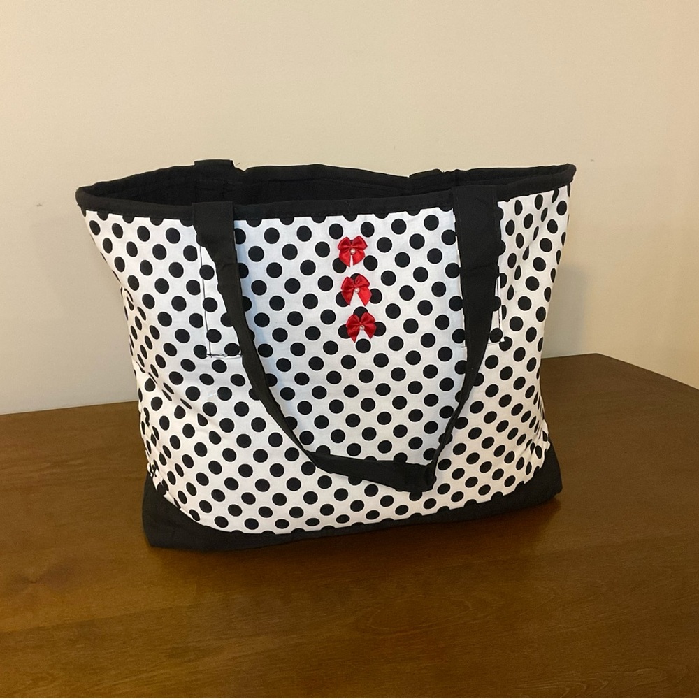 Tote bag with make-up bag